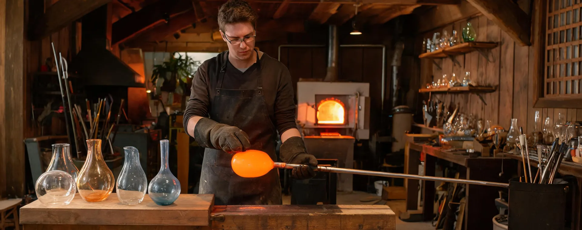 Simon Pearce glass studio